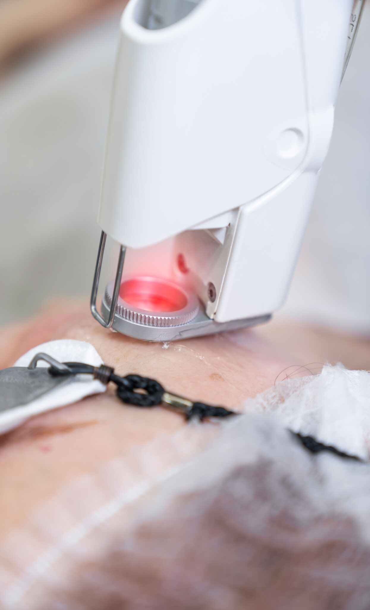 beauty-clinic-laser-therapy-woman-beautician-using-2025-01-10-18-18-56-utc1